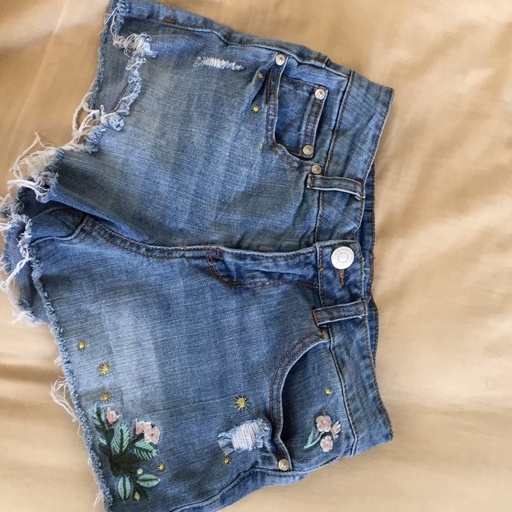 Jean high rise shorts.